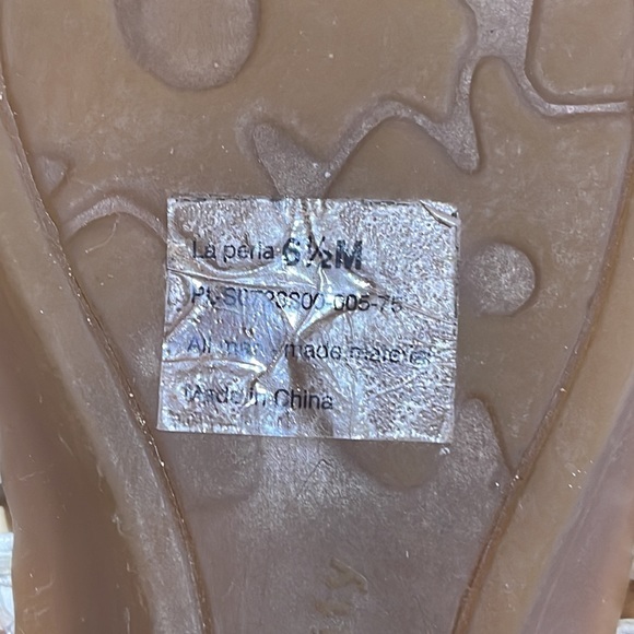 Realativity Sandals - Picture 4 of 5